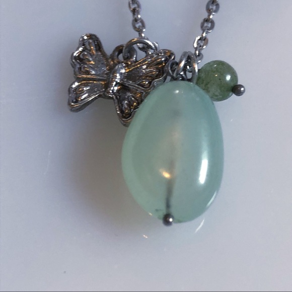 🔥4/$20Vintage Aqua blue stone & butterfly pendant - Picture 4 of 6